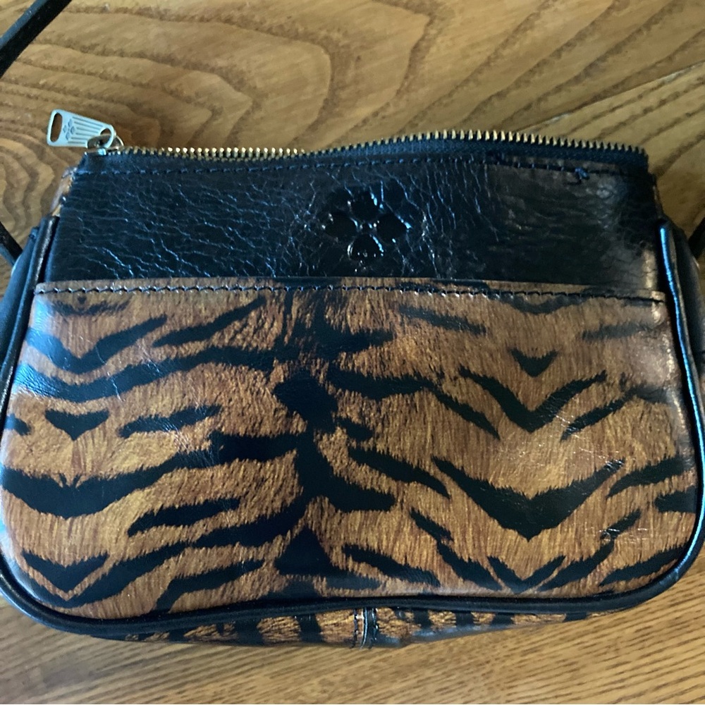 Patricia Nash animal print Crossbody handbag - Picture 2 of 5